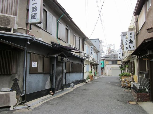 千林商店街からの帰り道、滝井新地辺りををうろうろ😄雨と曇り空が似合うね🌧️☔️ #滝井新地 #千林商店街 #千林駅