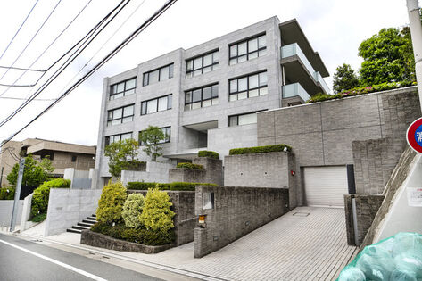 House in Mitaka by Hidetaka